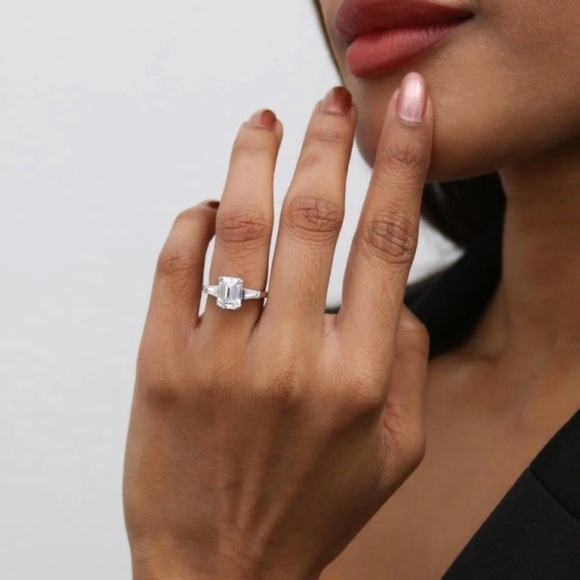 EMERALD CUT ENGAGEMENT RING SIZE 8 - Picture 3 of 10